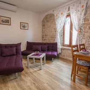 apartment-irma-pula.pula-hotels.org/